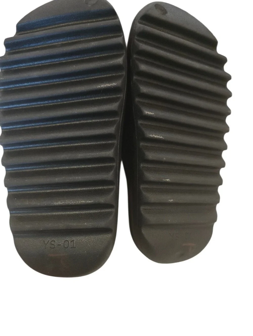 Yeezy slides black